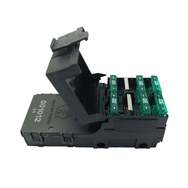 جعبه فیوز خودرو ایساکو مدل 20802013 مناسب برای پژو پارس